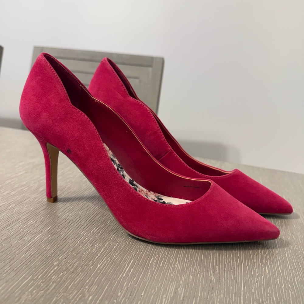 White House Black Market Fuchsia Suede Heels - Picture 5 of 8